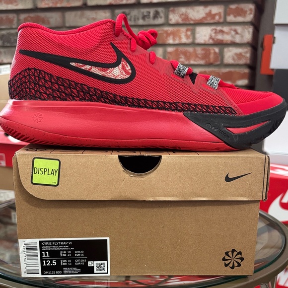 Nike Kyrie Flytrap VI University Red DM1125-600 in Men’s 11 / Women’s 12.5